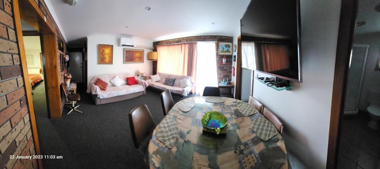 Traplins Accomodation Lakes Entrance Exterior photo